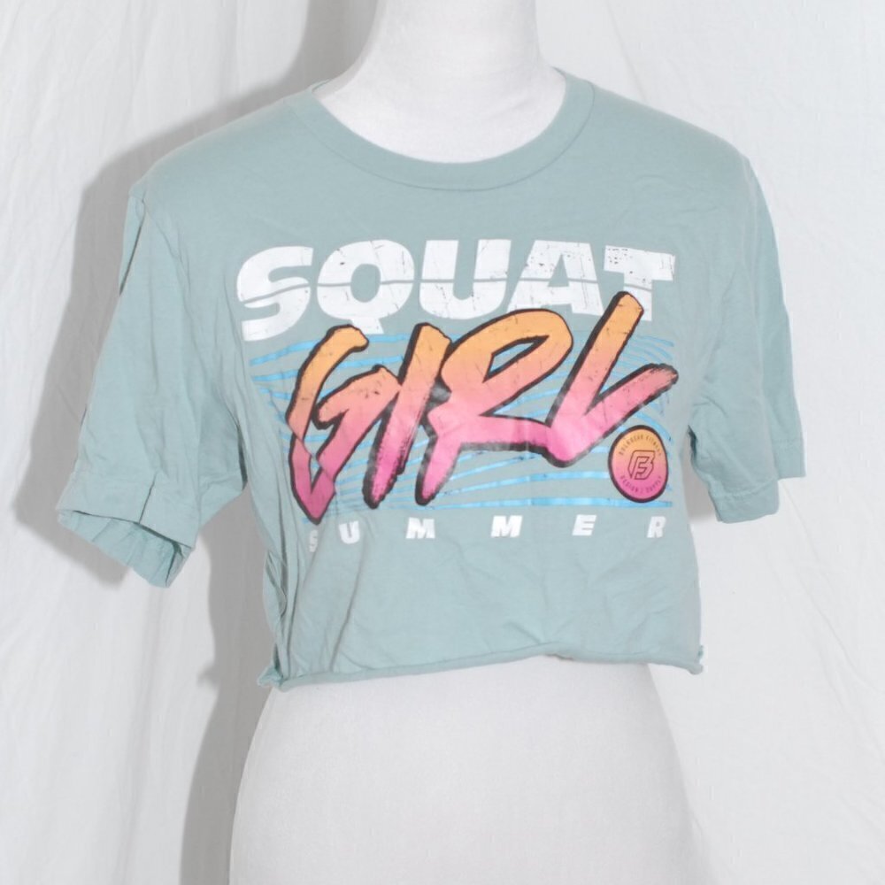 17.5” Crop Top Made in USA Womens Medium Sage Green Squat Girl Summer